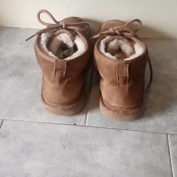 UGG shoes size 8 men - Picture 3 of 5